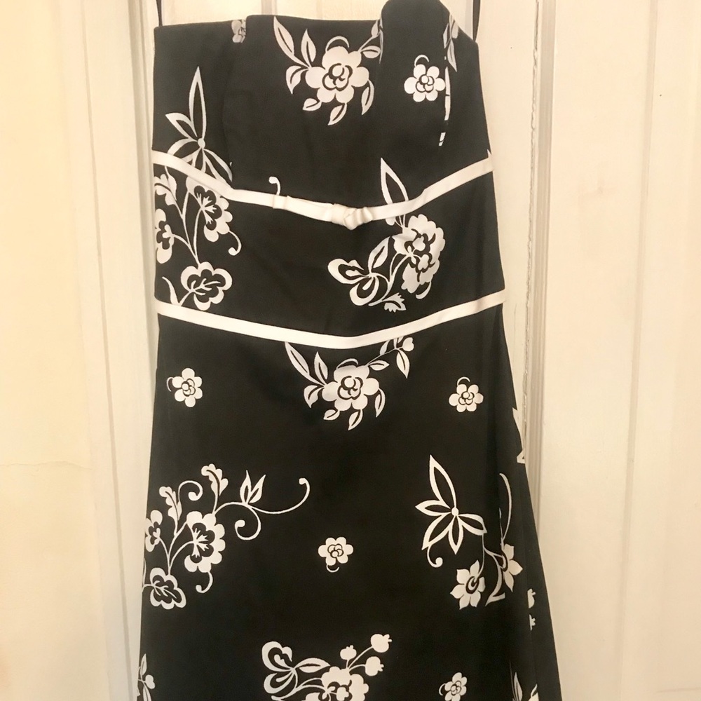 White House Black Market floral dress